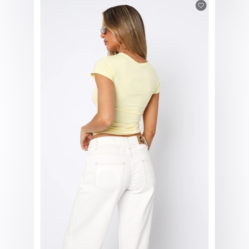 White Fox Boutique the Too Blessed Tee in Butter NWT Size M - Picture 2 of 7